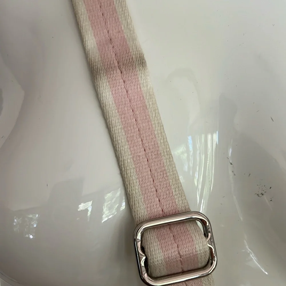 Coach Crossbody Gray Pink White Pebbled Leather Zip Top Bag Swing Bag